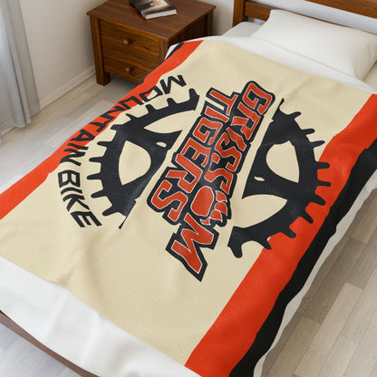 Grissom Mountain Bike Beige/Black Velveteen Plush Blanket